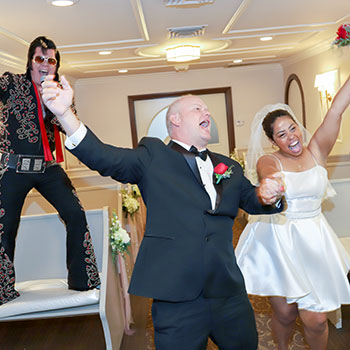 Elvis Wedding in Las Vegas Celebrating