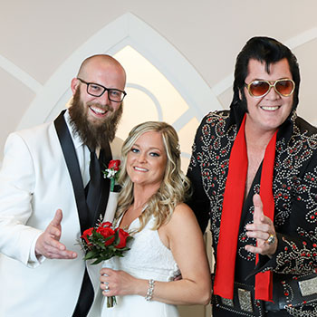 Las Vegas Elvis Wedding Couple Posing